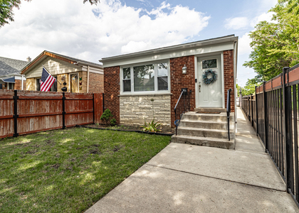 1805 N Harding Avenue - Photo 1