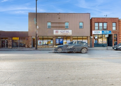 6808 N Clark Street - Photo 1