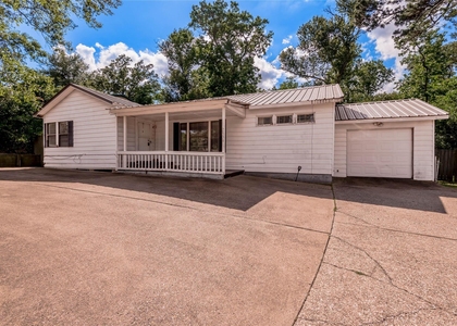 2538 Sycamore Avenue - Photo 1