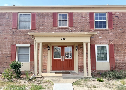 909 S Colonial Court - Photo 1