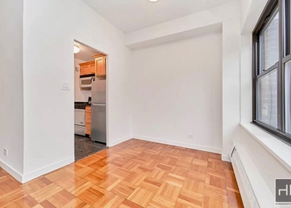 East 55 Street - Photo 1