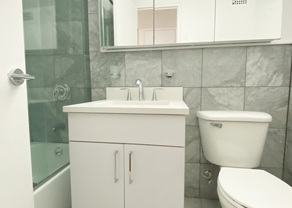 E 16 St - Photo 1
