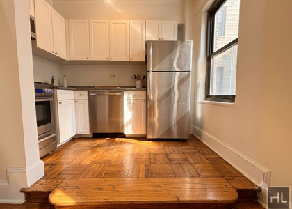 East 56 Street - Photo 1