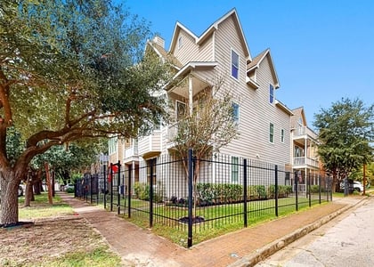 2104 State Street - Photo 1