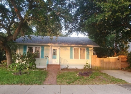 410 N Oleander Avenue - Photo 1