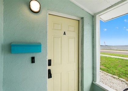 1303 S Bermuda Boulevard - Photo 1