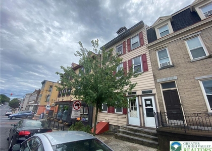 706 Northampton Street - Photo 1