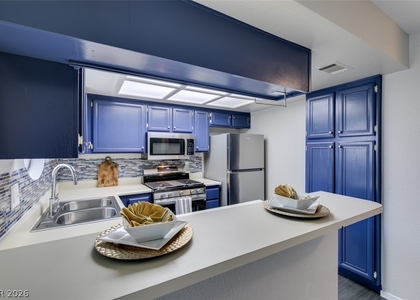 810 N Sloan Lane - Photo 1