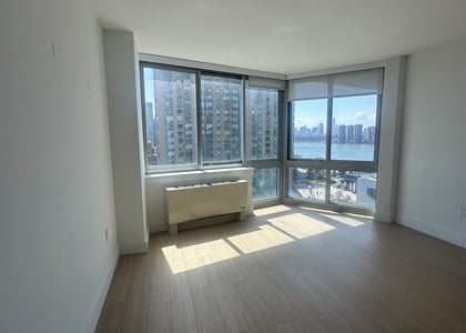 Center Boulevard - Photo 1