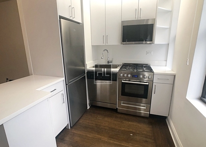 East 46 Street - Photo 1