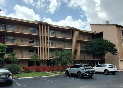 260 Nw 76th Avenue - Photo 1