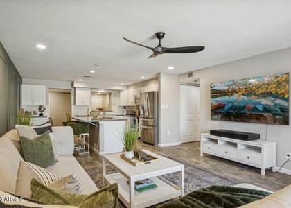 7635 E Minnezona Avenue - Photo 1