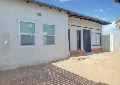 1005 N Center Avenue - Photo 1