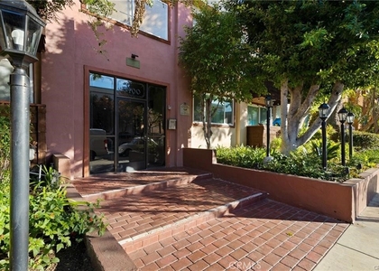 5400 Newcastle - Photo 1