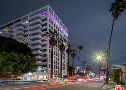 7135 Hollywood Boulevard - Photo 1