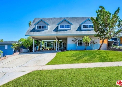 7318 W 88th Street - Photo 1