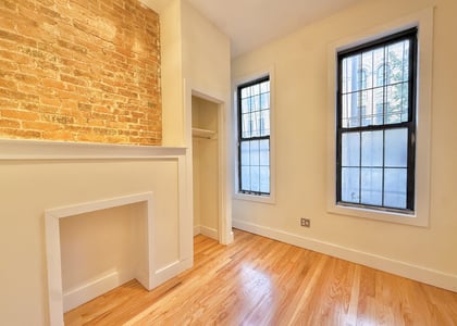 253 Stockholm Street - Photo 1
