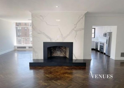 E 69th St, - Photo 1
