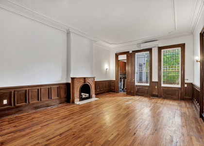 457 Clinton Ave - Photo 1