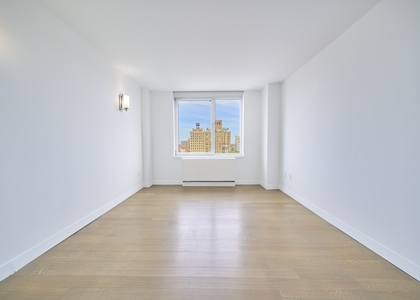 200 E 11th Street - Photo 1