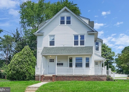 121 E Browning Road - Photo 1