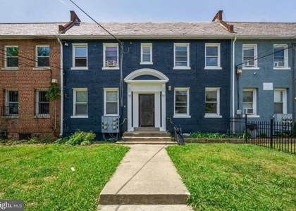 182 36th Street Ne - Photo 1