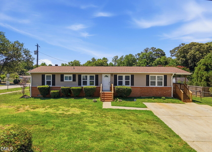320 E Earp Street - Photo 1