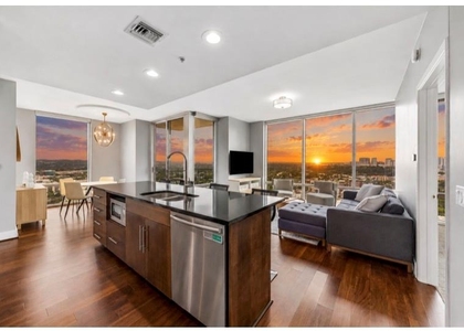 300 Bowie St - Photo 1
