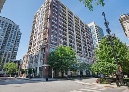 451 W Huron Street - Photo 1