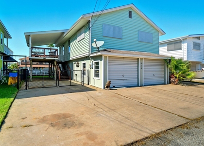 439 Pompano Street - Photo 1