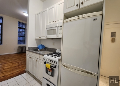 2 Avenue - Photo 1