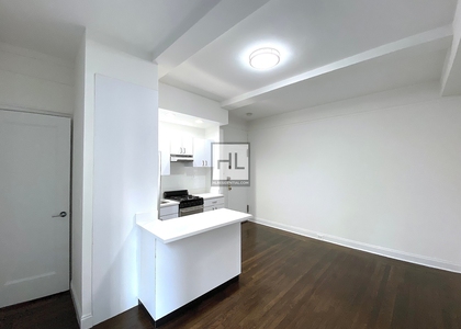 East 46 Street - Photo 1