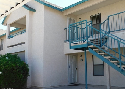 5221 Lindell Road - Photo 1