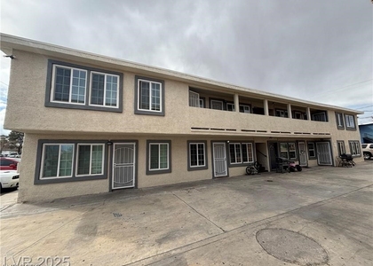 1420 Putnam Avenue - Photo 1