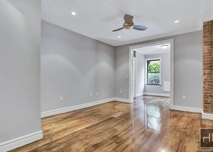W 52nd - Photo 1