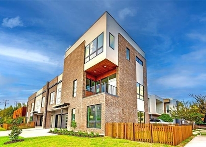 2336 N Carroll Avenue - Photo 1
