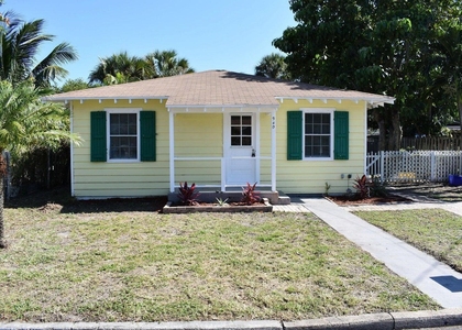940 Bignonia Road - Photo 1