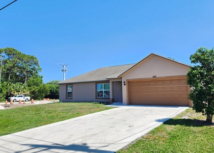842 Se Walters Terrace - Photo 1