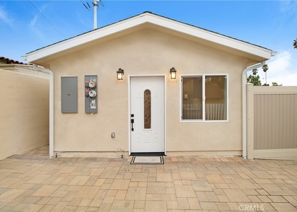 1013 E Angeleno Avenue - Photo 1