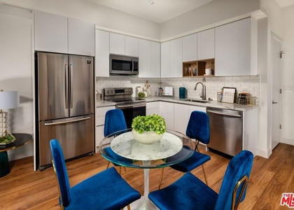 269 S Mariposa Avenue - Photo 1