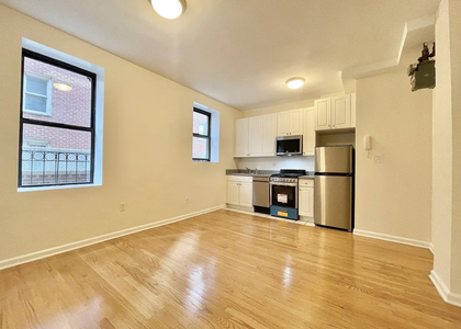 West 45th Street - Photo 1