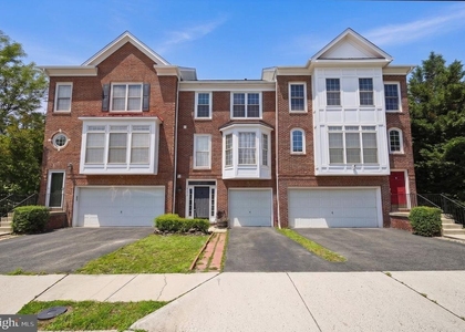 25203 Dunvegan Square - Photo 1