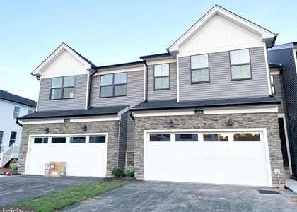 224 Lilac Street - Photo 1