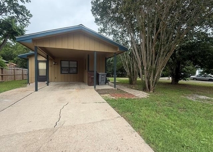 703 San Saba St - Photo 1