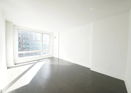 555 10th Avenue - Photo 1