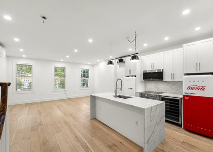 119 West 10th Street - Photo 1