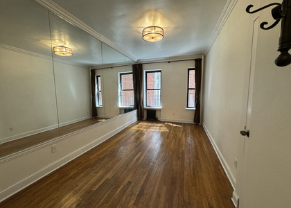 448 East 87th Street, New York - Photo 1