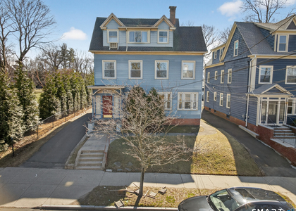 224 Huntington Street - Photo 1