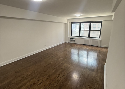 157 East 57th Street - Photo 1