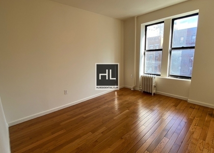 York Avenue - Photo 1